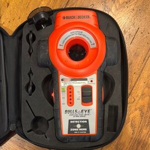Black & Decker BullsEye Laser Level Stud Metal AC Wire Sensor
